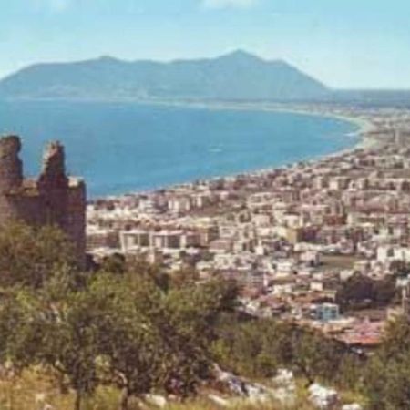 Art Deco City Center Near The Beach! Terracina Zewnętrze zdjęcie